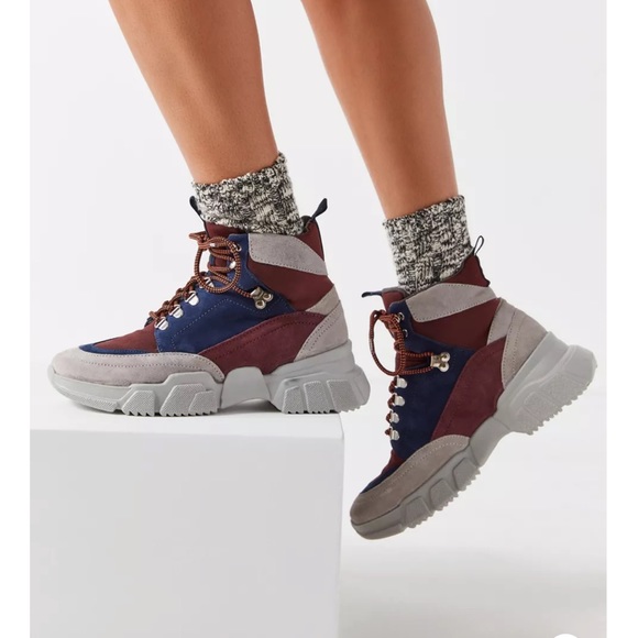 Urban Outfitters UO Brooklyn Hiker Boot - Picture 4 of 7